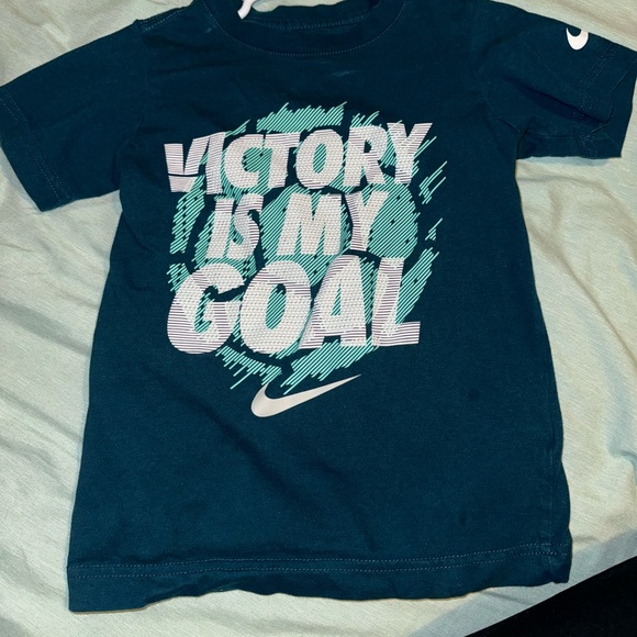 Boys Nike Tee - Picture 1 of 2